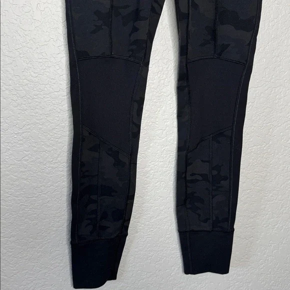 Lululemon Sun Salutation Pants Soot Black Camo Sz 4 Pockets - Picture 4 of 7